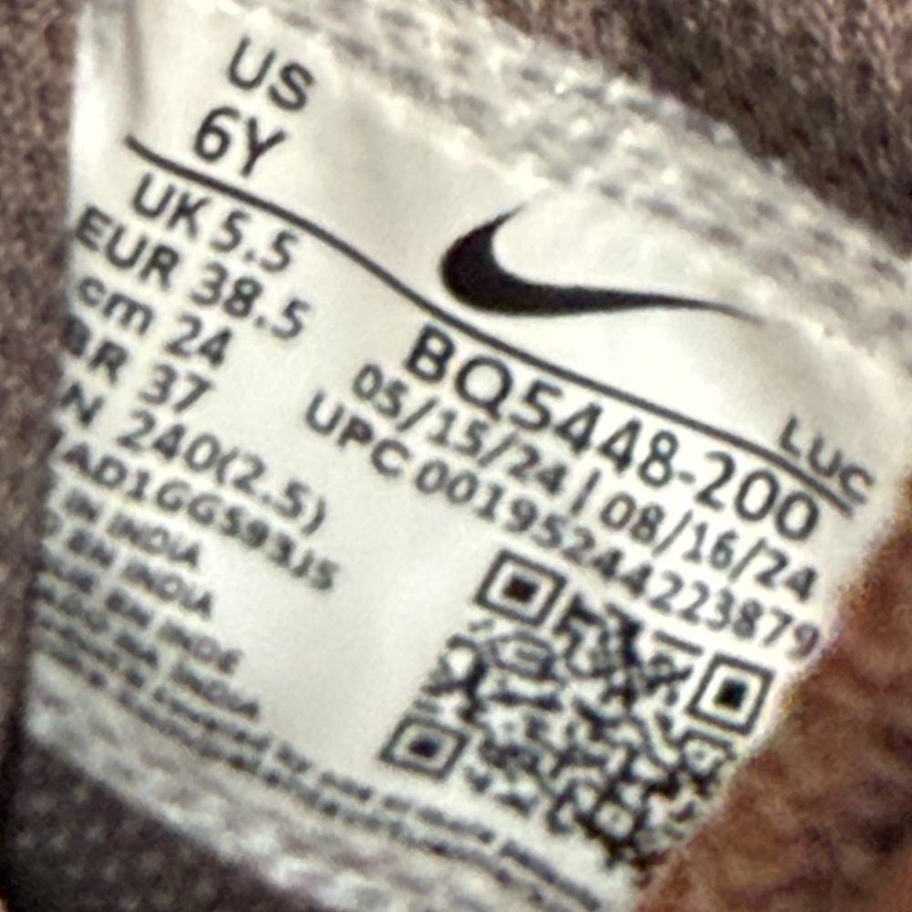 NIKE Big Girls Court Borough Low 2 Casual Sneakers 6 y or Women’s 8 - Picture 11 of 13